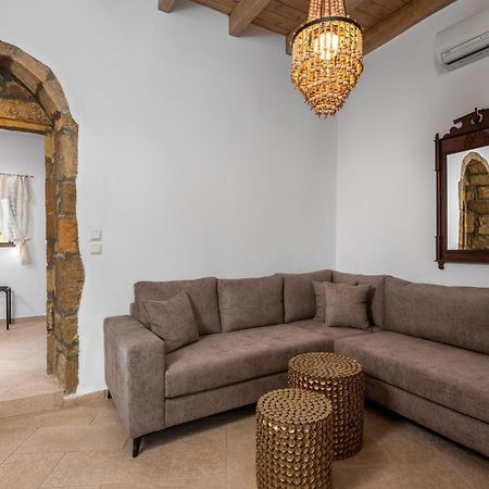 Villa Claudia In Lárdosz Kültér fotó