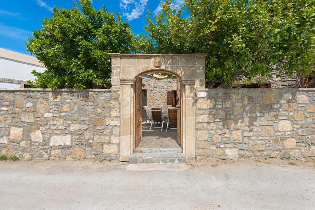 Villa Claudia In Lárdosz Kültér fotó